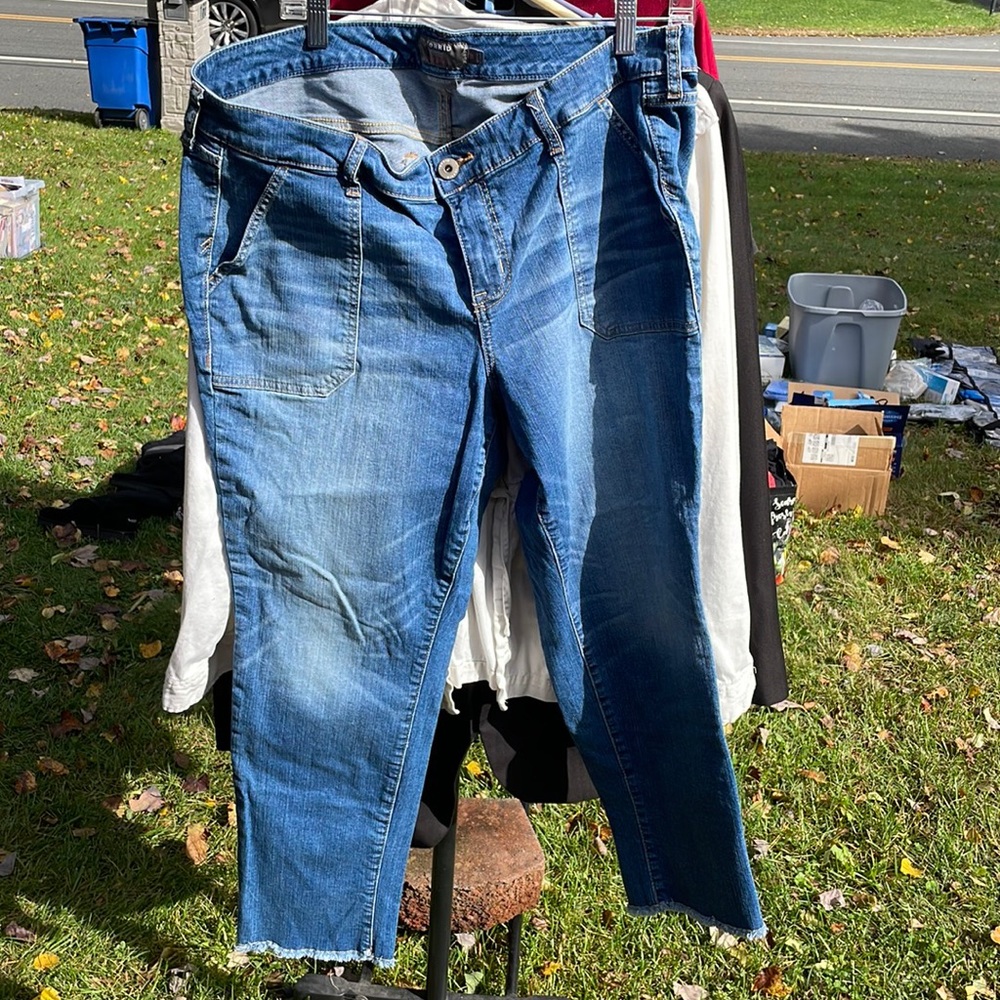 TORRID crop boyfriend vintage stretch jeans